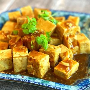 Tofu en Salsa de Soya y Jengibre